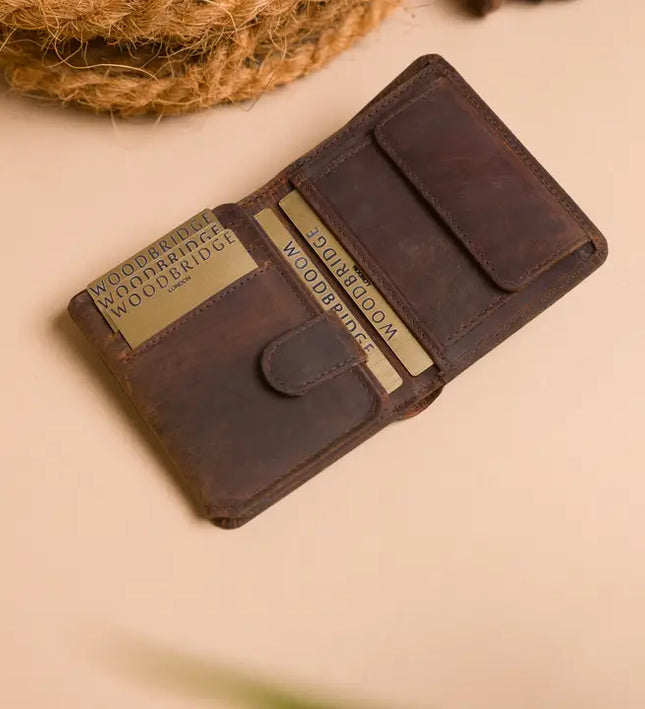 Woodbridge Herren Trifold Geldbörse aus rustikalem braunem Leder