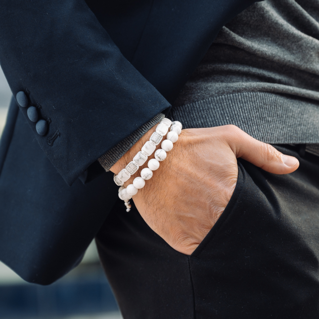 Flaches HOWLITE-Perlenarmband