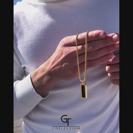 Goldene Halskette mit rechteckigem Onyx-Anhänger