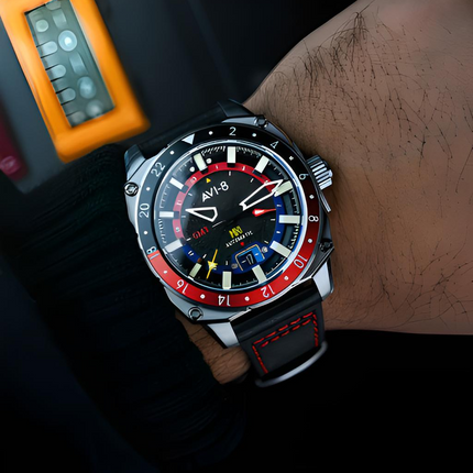 AVI-8 – HAWKER HUNTER ATLAS GMT AUTOMATIC